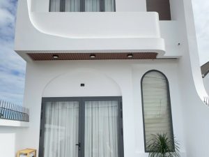 Bán nhanh nhà phố hiện đại mặt tiền đường Nguyễn Trãi, P.2, Bảo Lộc, Lâm Đồng