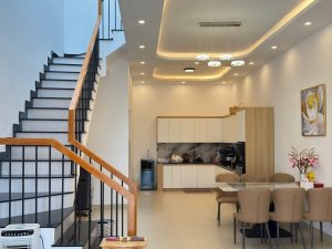 Bán nhanh nhà phố hiện đại mặt tiền đường Nguyễn Trãi, P.2, Bảo Lộc, Lâm Đồng
