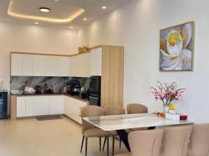 Bán nhanh nhà phố hiện đại mặt tiền đường Nguyễn Trãi, P.2, Bảo Lộc, Lâm Đồng