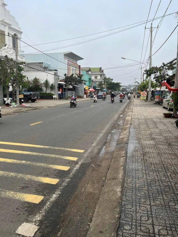 Bán nhà mặt tiền Nguyễn Văn Cừ Lộc Sơn Bảo Lộc Lâm Đồng